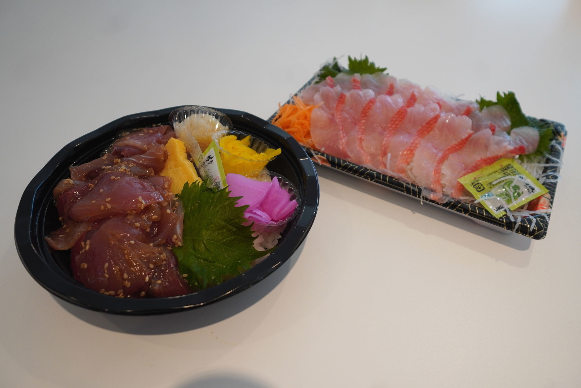 横須賀ポートマーケット 「天然ぶりの漬け丼」と「金目鯛（キンメダイ）のお刺身」